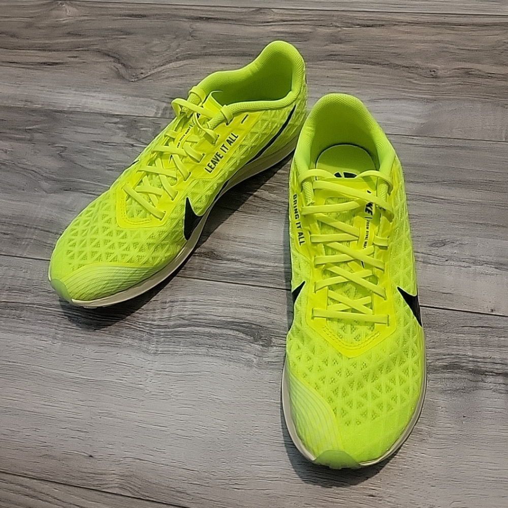 NWOB Nike Mens Zoom Rival Waffle 5 CZ1804-702‎ Volt Racing Shoes Sneakers 7
